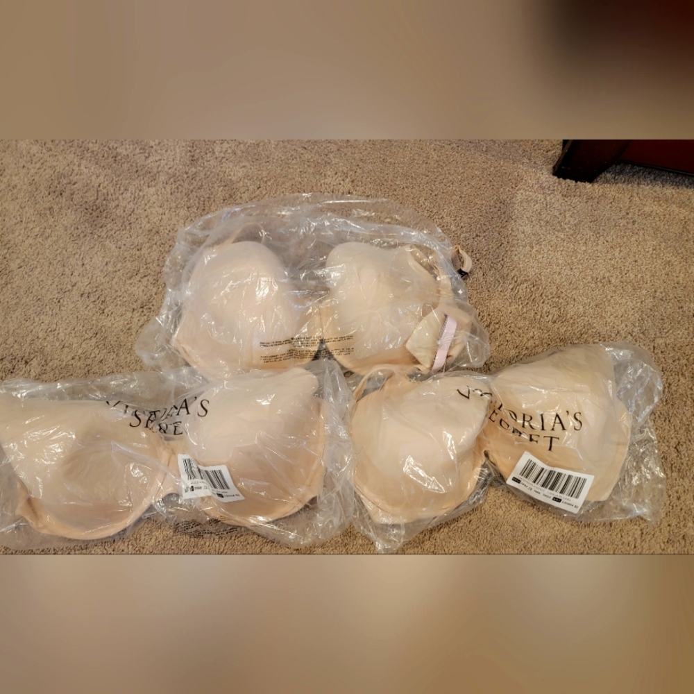 2 Victoria's Secret Full Coverage 36DDD NEW (have three separate ones for sale)